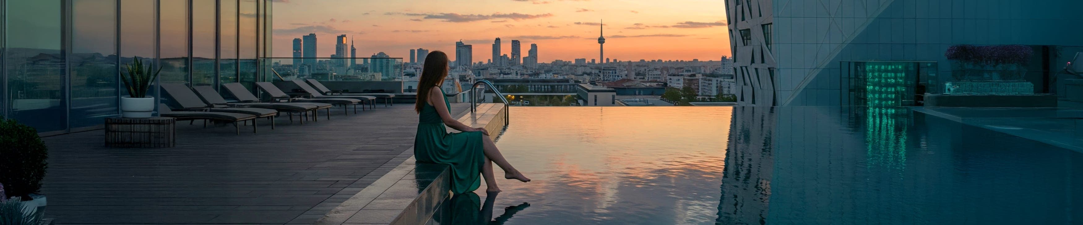 Luna Hotel banner image
